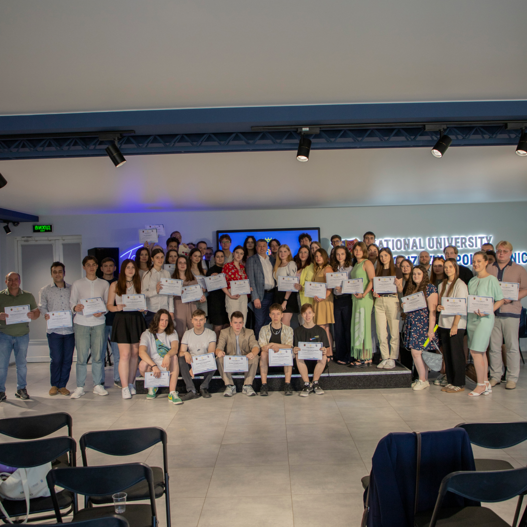 Вручення сертифікатів лавреатам Міської програми підтримки обдарованої молоді м. Запоріжжя